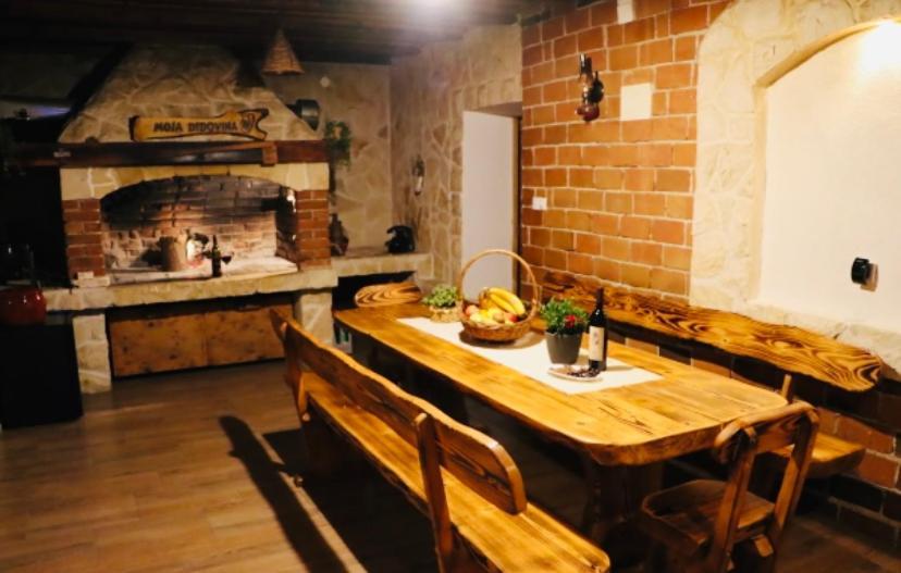 Iva Apartman Sa Bazenom Donji Zemunik Luaran gambar